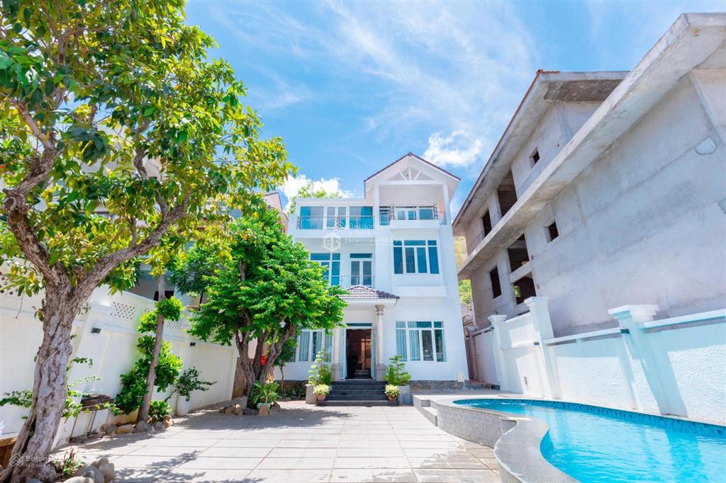 Bán biệt thự view biển bãi dâu trần phú phường 5 (dt 505m2) + sổ hoàn công + giá cực tốt 35 tỷ