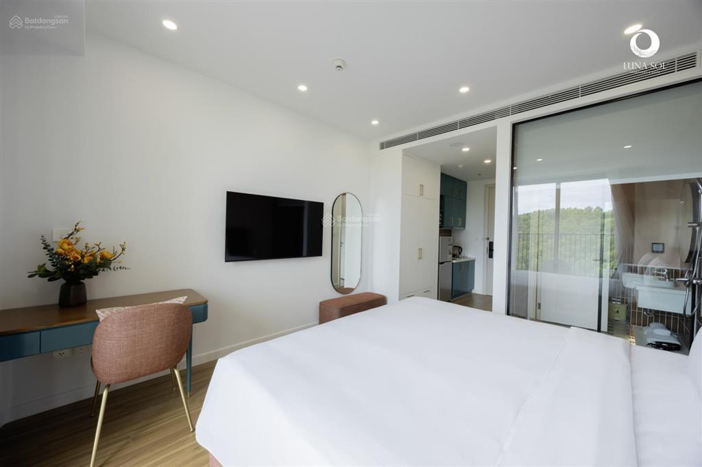 Cắt lỗ sâu căn hộ studio view núi, full nội thất đang cho thuê