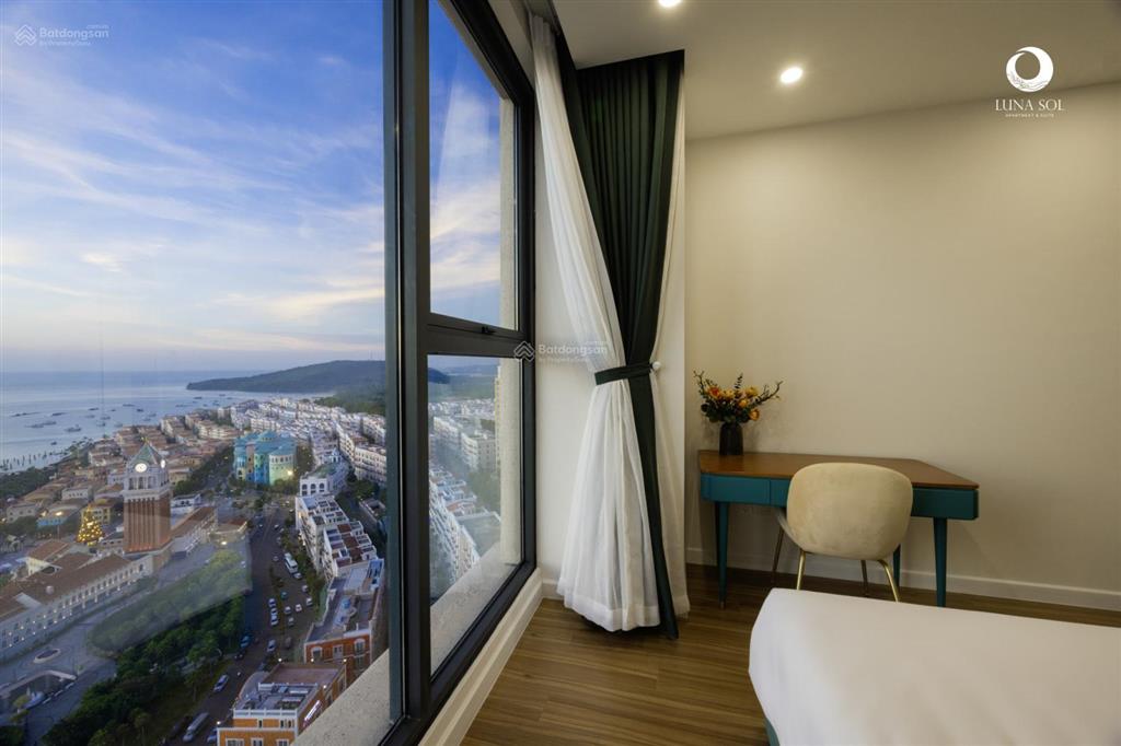 Bán gấp căn 2 ngủ sky tầng cao, view trực diện biển.  chính chủ 0947 981 ***
