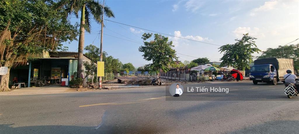 5.5 tỷ lô đất 260m2 mặt tiền đường 835 ngay ủy ban xã mỹ lộc