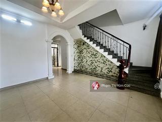 Hót cho thuê nhà phố 4pn5wc nhà hoàn thiện sẵn giá chỉ 22 triệu/tháng. phù hợp ở và làm văn phòng