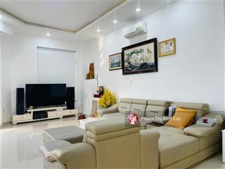 Nhà phố góc 2 mặt tiền đường full nội thất đẹp 4pn  5wc giá 37 triệu bao phí quản lý. nhà ở ngay