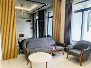 Lakeview city cho thuê nhà phố 4pn  5wc sẵn nội thất đẹp giá 30 triệu, mặt tiền đường chính 25m