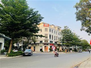 Shophouse 5 tầng view sông mặt tiền đường lớn 17,5m. cần bán 24,5 tỷ nhà sẵn đang cho thuê