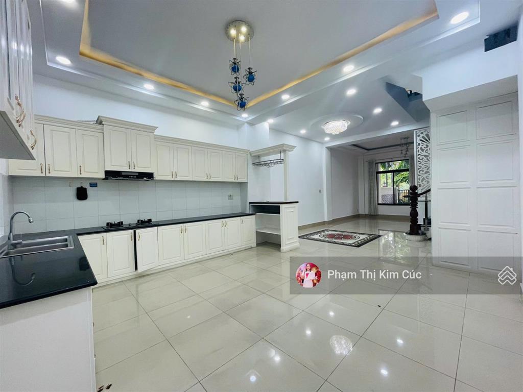 Lakeview city 33tr/tháng nhà phố view hồ đường 25m hoàn thiện nội thất cơ bản giá còn thương lượng