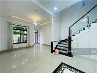 Lakeview city 33tr/tháng nhà phố view hồ đường 25m hoàn thiện nội thất cơ bản giá còn thương lượng