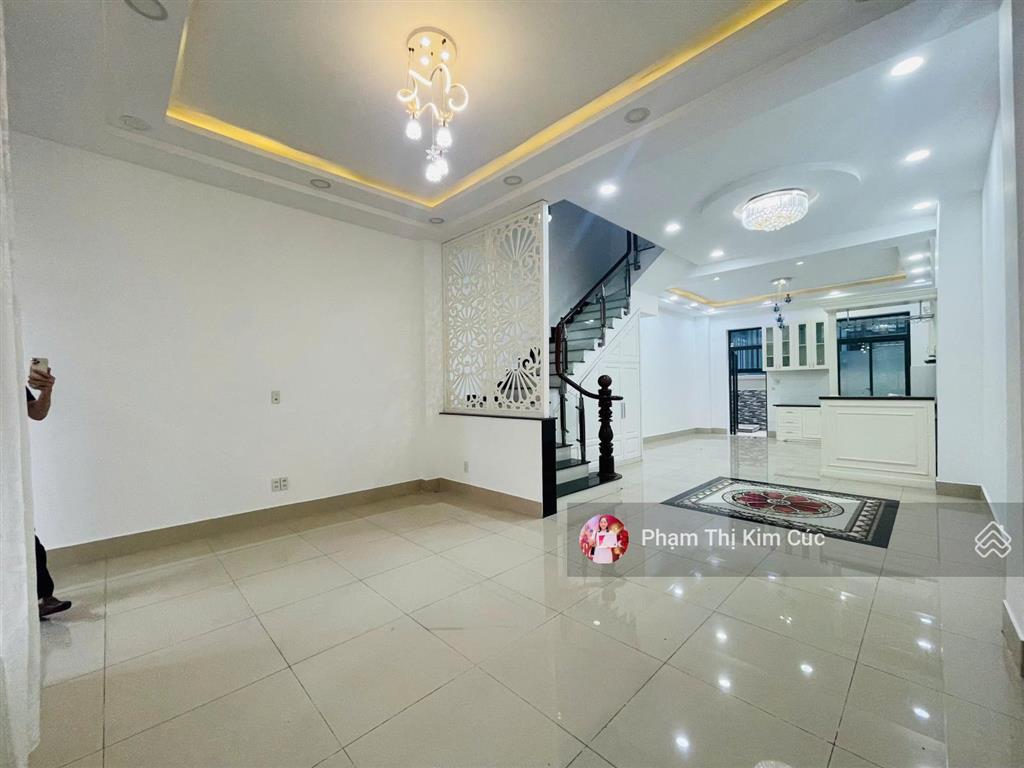 Lakeview city 33tr/tháng nhà phố view hồ đường 25m hoàn thiện nội thất cơ bản giá còn thương lượng