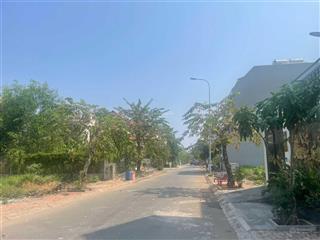 Chính chủ cần bán nền nam long đường d2(16m) lô sạch đẹp giá 9,9 tỷ