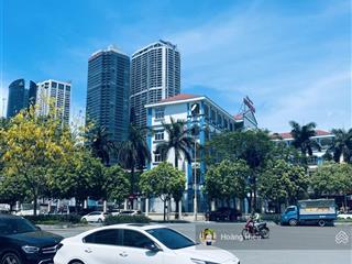 Cần bán nhà mặt phố cầu giấy, ô tô tránh, vỉa hè siêu rộng, kinh doanh đỉnh, 70m2 5 tầng