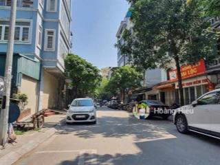 Đầu tư tốt, tòa văn phòng mới cầu giấy, vỉa hè 10m, 3 ôtô tránh, 120m2, 10t, 1 hầm, mt khủng 10m