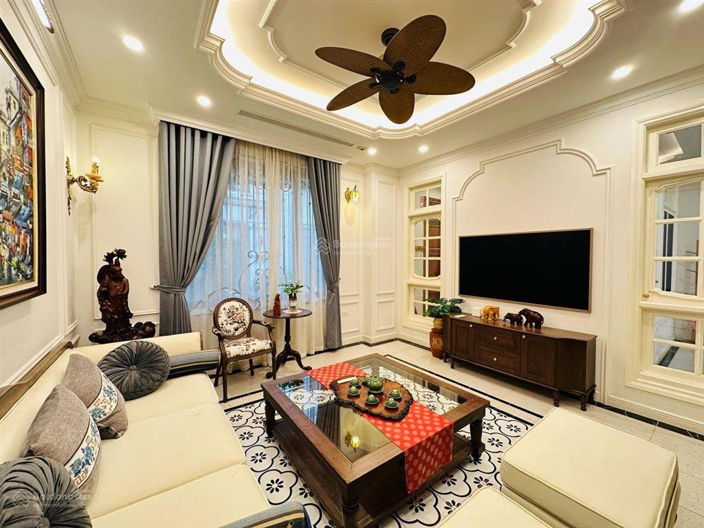 Bán nhà mặt phố tô hiệu hà đông. 100m2 mặt tiền 8m chỉ hơn 27 tỷ.nội thất châu âu, ô tô, kinh doanh