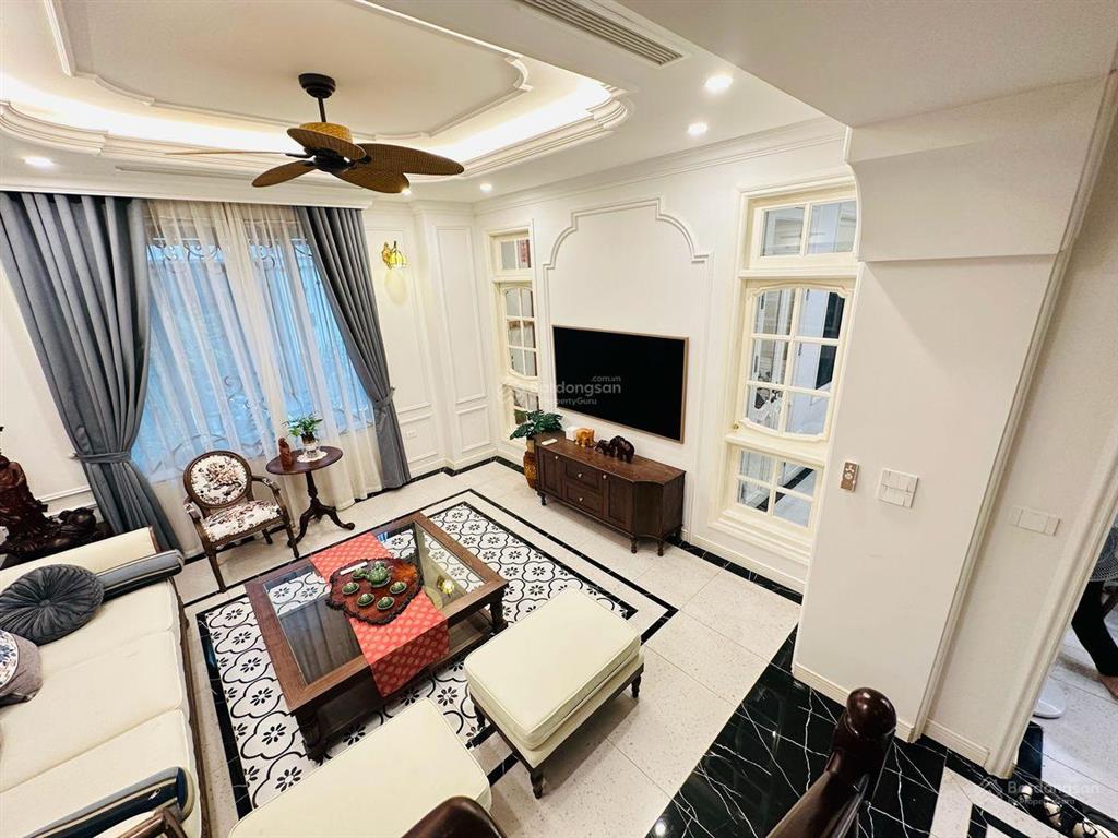 Bán nhà mặt phố tô hiệu hà đông. 100m2 mặt tiền 8m chỉ hơn 27 tỷ.nội thất châu âu, ô tô, kinh doanh