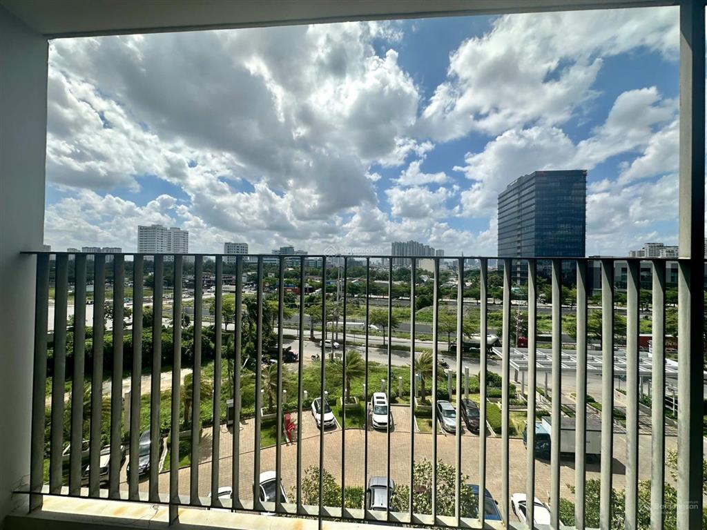 Bán gấp ch lavida plus, nguyễn văn linh, quận 7 2,48 tỷ, 37m2, rèm+máy lạnh,nhận ngay, view bitexco