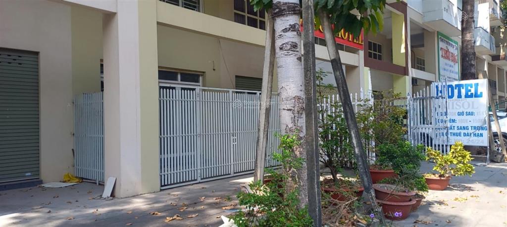 Bán nhà phố mặt tiền đường phan chu trinh đối diện trường quốc tế việt hoa.  0934 823 ***