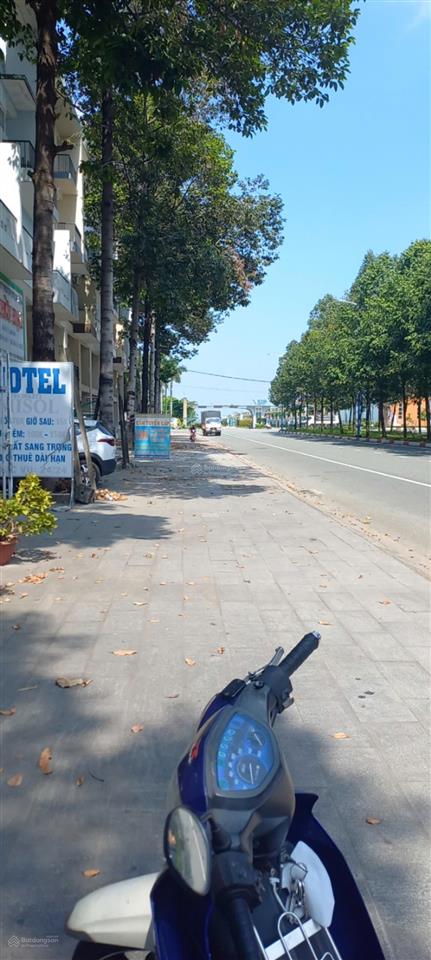 Bán nhà phố mặt tiền đường phan chu trinh đối diện trường quốc tế việt hoa.  0934 823 ***