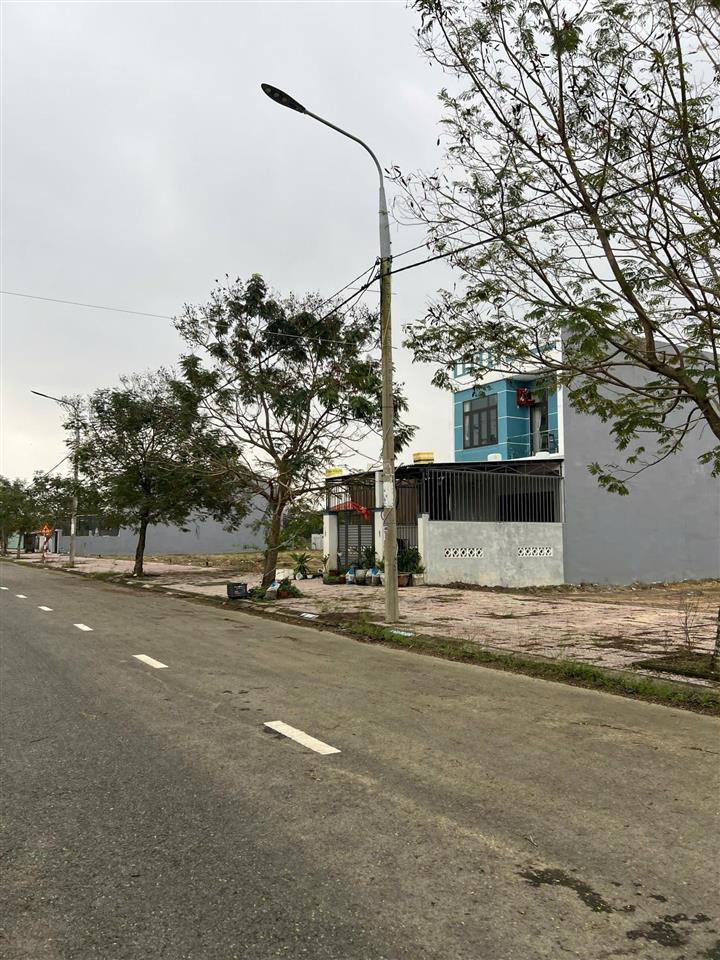Chính chủ cần bán lô đất 144m2 đối diện chợ lai nghi, đã có sổ đỏ.