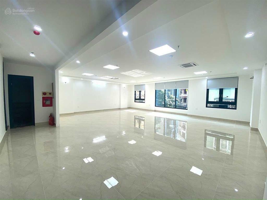 Cho thuê nhà xuân la, tây hồ. dt 125m2 x 5 tầng, căn góc mặt tiền 6m, thông sàn, có đh. giá 50tr/th