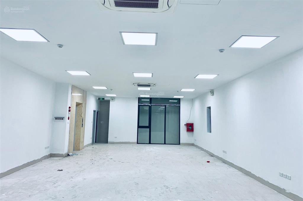 Cho thuê gấp nhà lk mới tinh 90 nguyễn tuân, thanh xuân 100m2 x 6t thang máy thông sàn giá 42tr/th