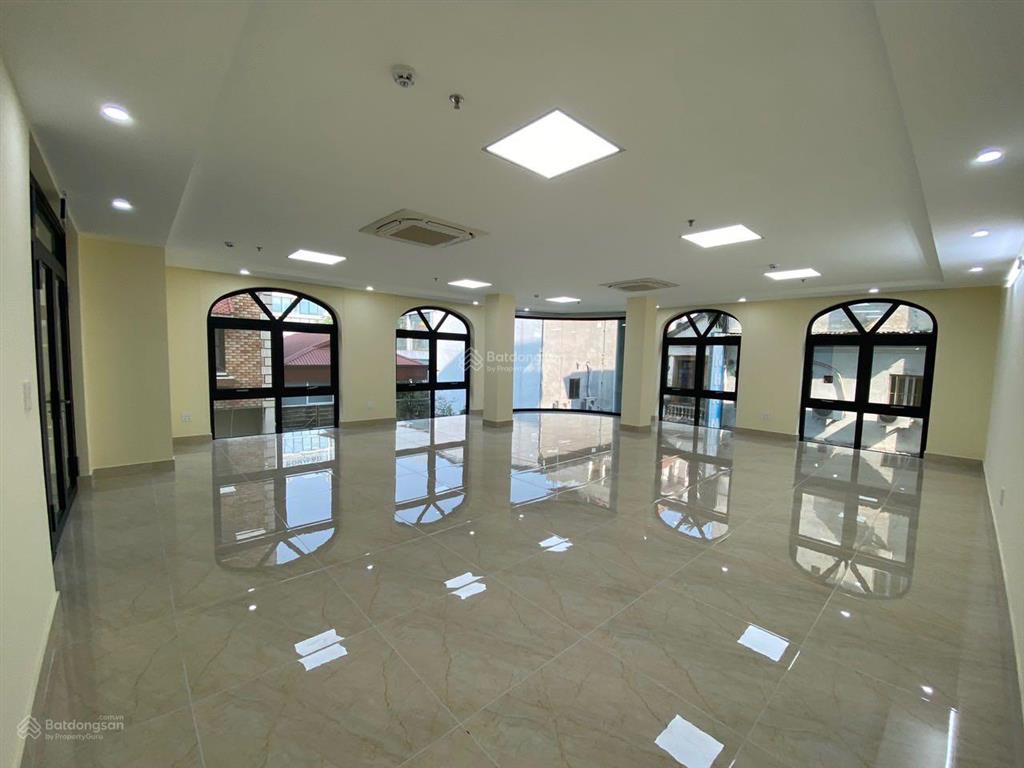 Cho thuê tòa nhà đường trung yên, trung kính, trung hòa. dt 100m2 x 7 tầng, mặt tiền 5m giá 50tr/th