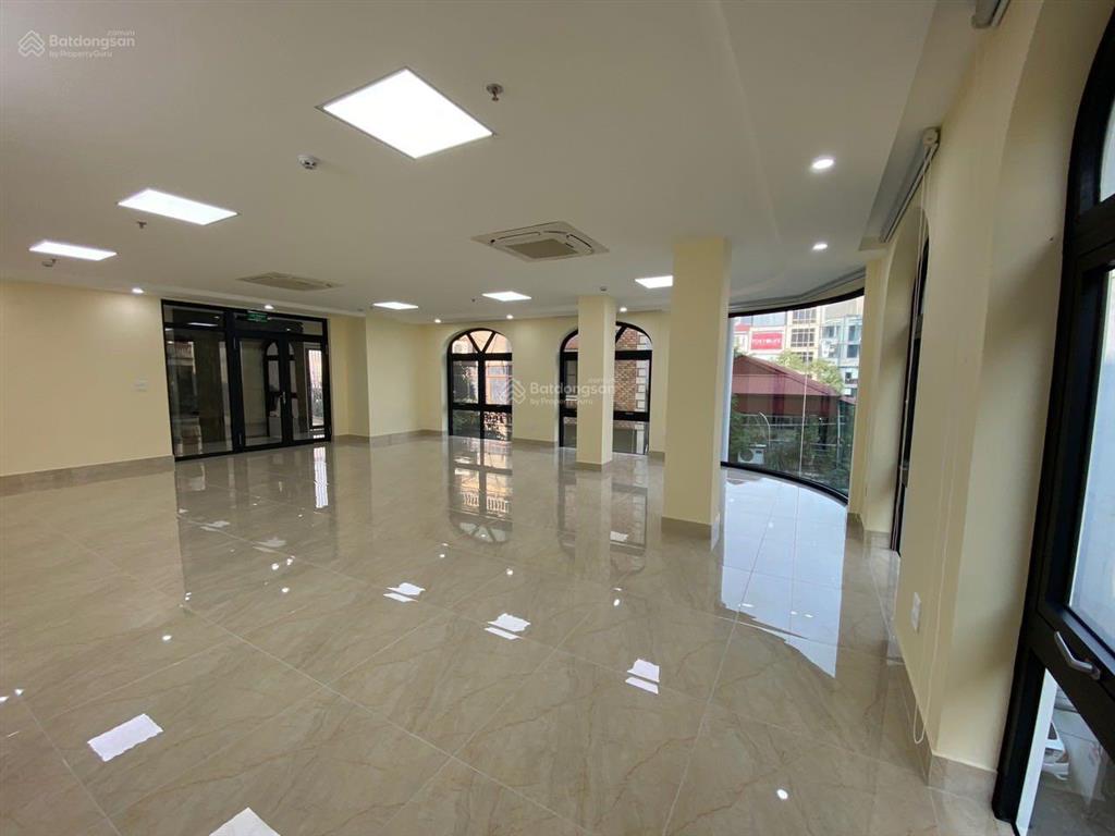 Cho thuê tòa nhà đường trung yên, trung kính, trung hòa. dt 100m2 x 7 tầng, mặt tiền 5m giá 50tr/th