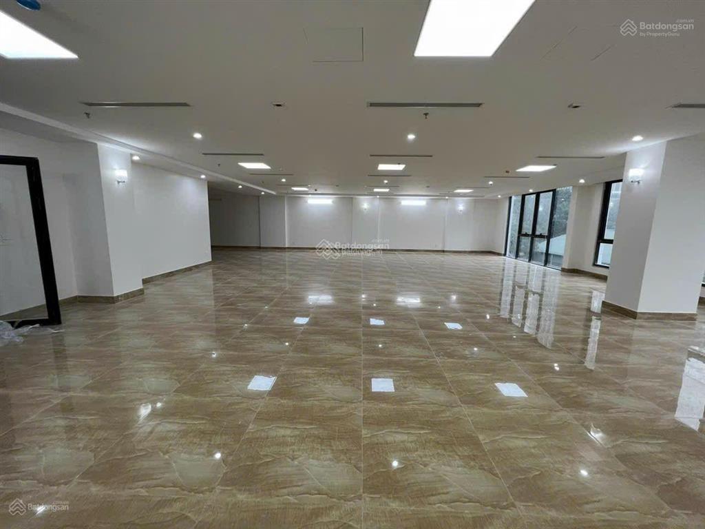 Chính chủ cho thuê tòa mới xây hoàng ngân dt130m2 x8t,1 hầm mt 9m full kính mới pccc đủ giá90tr