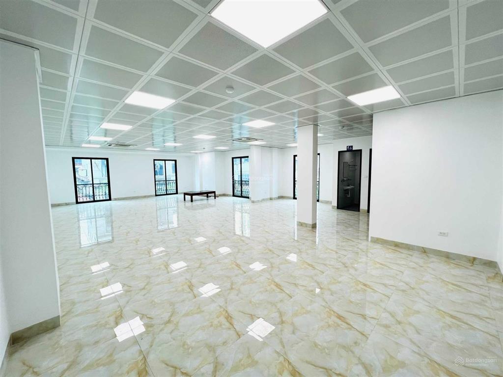 Cho thuê tòa vp trần thái tông  cầu giấy, 160m2x7t, 2mt, thông sàn, thang máy, pccc đầy đủ, đh âm