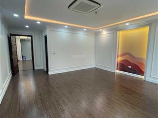 Cho thuê nhà riêng 65m2, xây dựng 6 tầng có thang máy ở nguyễn thị định. giá thuê 25tr/th