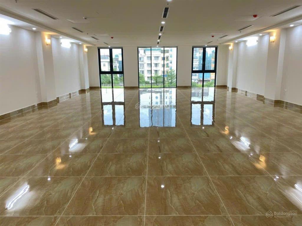 Cho thuê nhà nguyễn chánh, dt 120m2, 6 tầng, mt 6m, thông sàn, thang máy, nhà mới