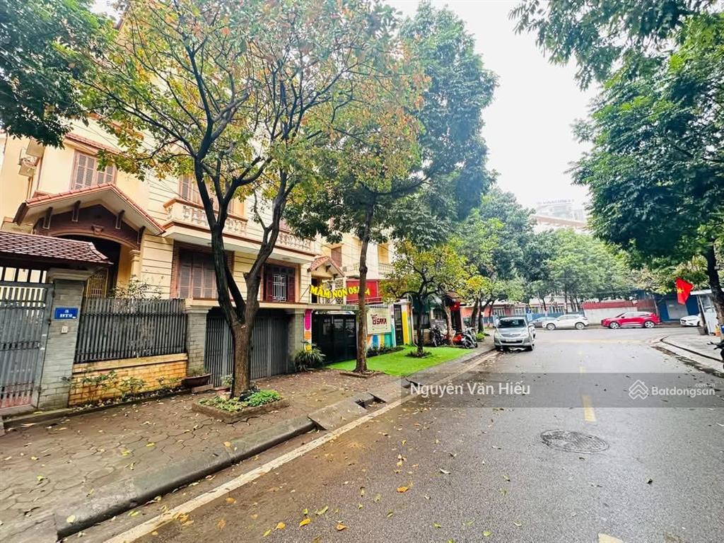 Giá tốt bán biệt thự trung văn 170m2 5 tầng mặt tiền 8.5m có hầm 40 tỷ