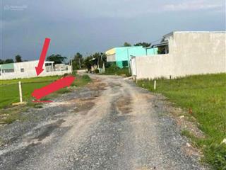Kẹt vốn bán 5x20 thổ cư , cách tt đức hòa 1,5km , sổ hồng, 780 triệu, đường ô tô