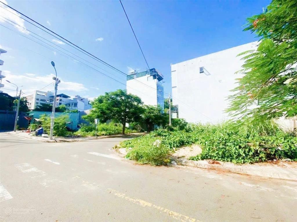 Góc 2 mặt tiền tái định cư phạm văn đồng, đi ra biển hòn chồng 80m giá 8,1 tỷ