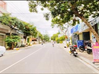 Nhà 2 mặt tiền phùng hưng, sẵn 3 căn riêng biệt đang cho thuê gần 12tr/tháng, giá 17,5 tỷ