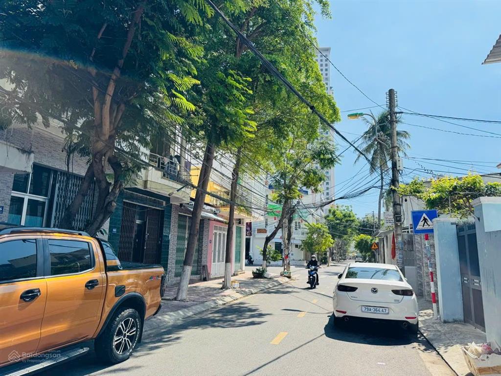[ mặt tiền cao văn bé cách biển hòn chồng 500m ] ** ngang lô đất rộng gần 10m * giá 12 tỷ