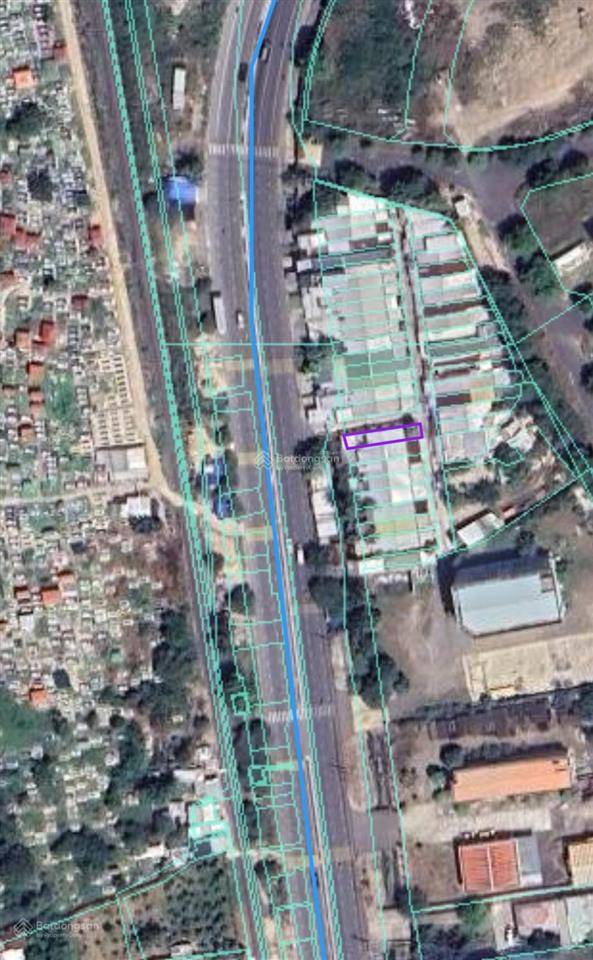 Nhà 3 mặt tiền 2/4, bên kia đường là nghĩa trang phía bắc cách biển hòn chồng 2,5km, giá 4,450 tỷ