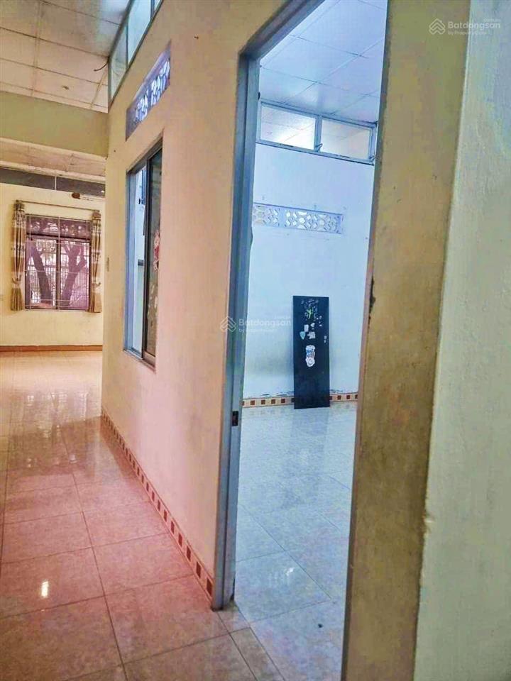 Nhà 3 mặt tiền 2/4, bên kia đường là nghĩa trang phía bắc cách biển hòn chồng 2,5km, giá 4,450 tỷ