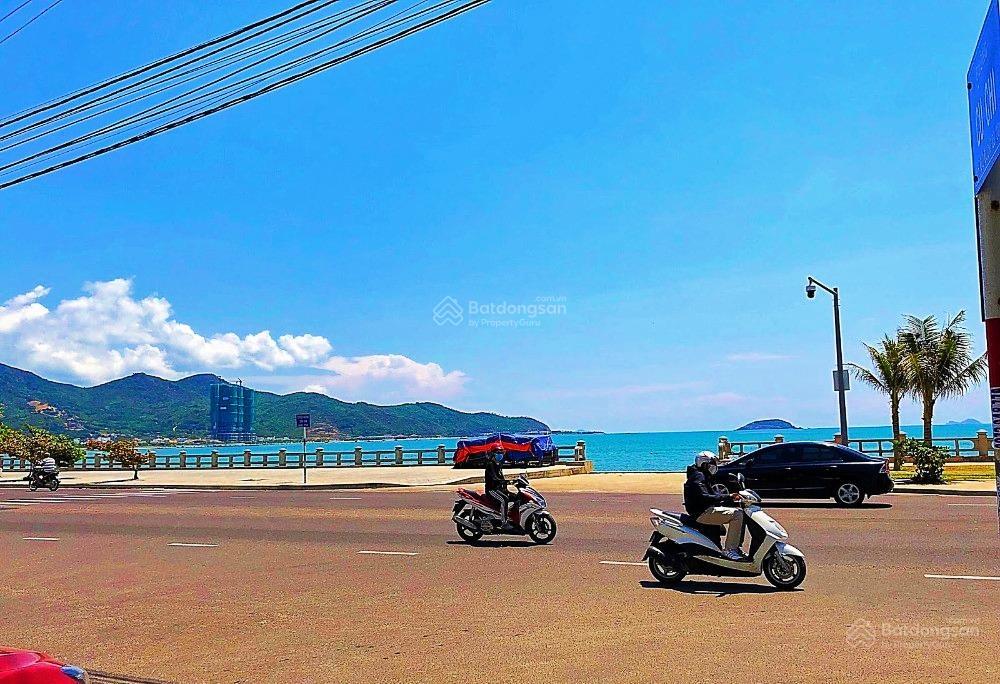 Mặt tiền củ chi, cách biển hòn chồng 50m * đang kinh doanh * giá 22 tỷ