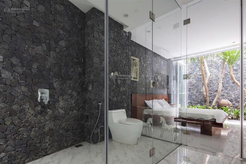 Nhà 3 tầng mặt tiền trần quý cáp, mới và hiện đại * cách biển trần phú 1km * giá 20 tỷ