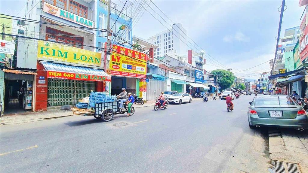 Nhà mặt tiền trần quý cáp, khá gần bệnh viện tín đức * gần đường lê thành phương, giá 180tr/m2