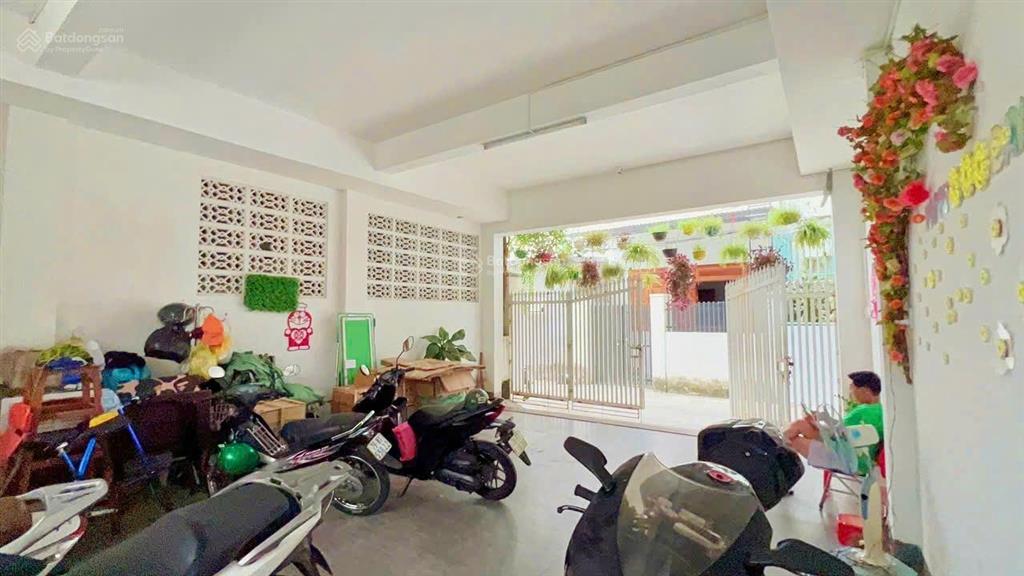 Nhà 2 mặt tiền  hẻm ô tô nguyễn khắc viện * cách biển 300m