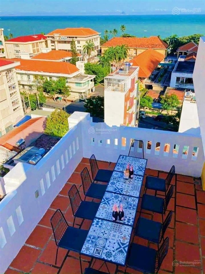 Hotel 7 tầng pasteur, view biển khá đẹp ra biển trần phú 189m giá 20 tỷ
