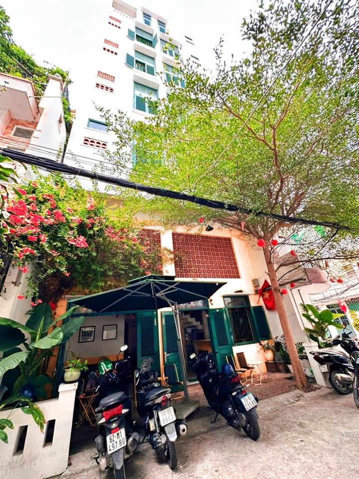 Hotel 7 tầng pasteur, view biển khá đẹp ra biển trần phú 189m giá 20 tỷ