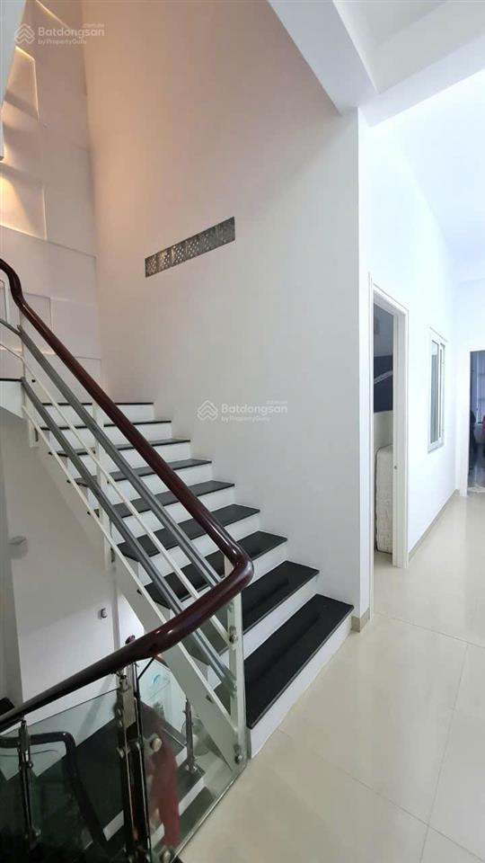 [ nhà 3 tầng mê linh  đối diện ubnd phường ] ** cách biển trần phú  600m  giá  15 tỷ