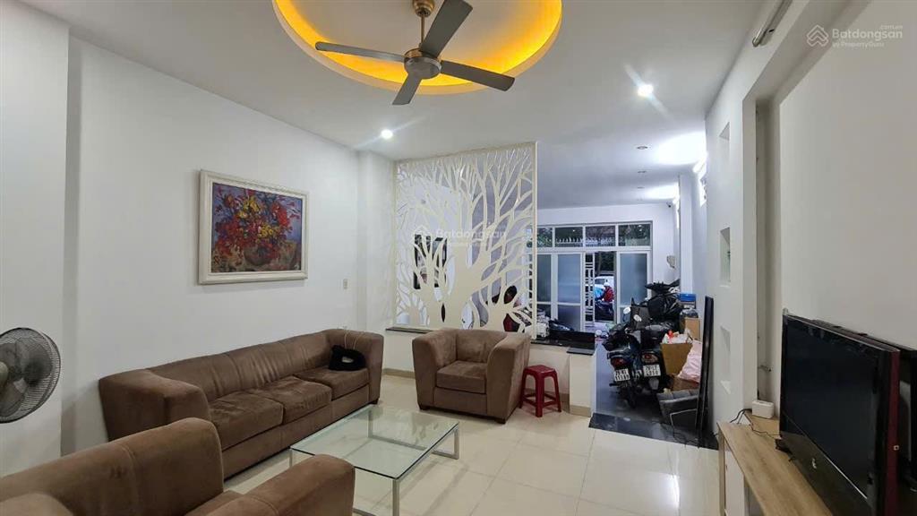 [ nhà 3 tầng mê linh  đối diện ubnd phường ] ** cách biển trần phú  600m  giá  15 tỷ