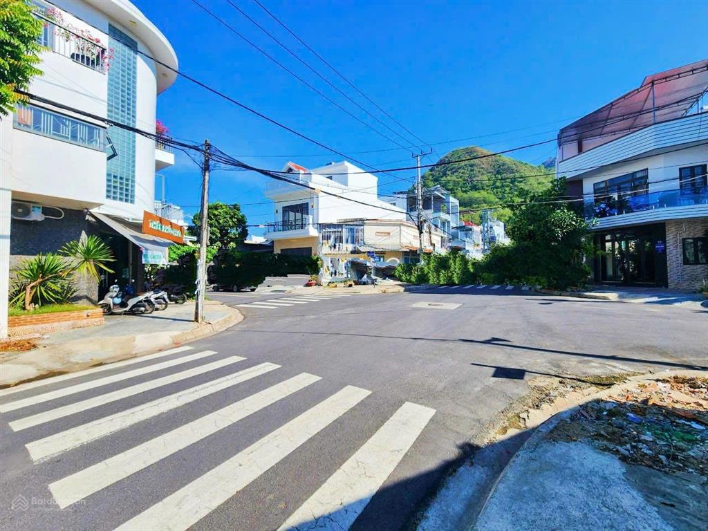 (mặt tiền hoàng tăng bí, 6,5 tỷ) * cách biển 700m