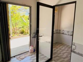 Nhà cấp 4 còn new hẻm xe tải nhỏ phú đức, p vĩnh hoà cách biển hòn chồng  700m , 1 tỷ 450 triệu