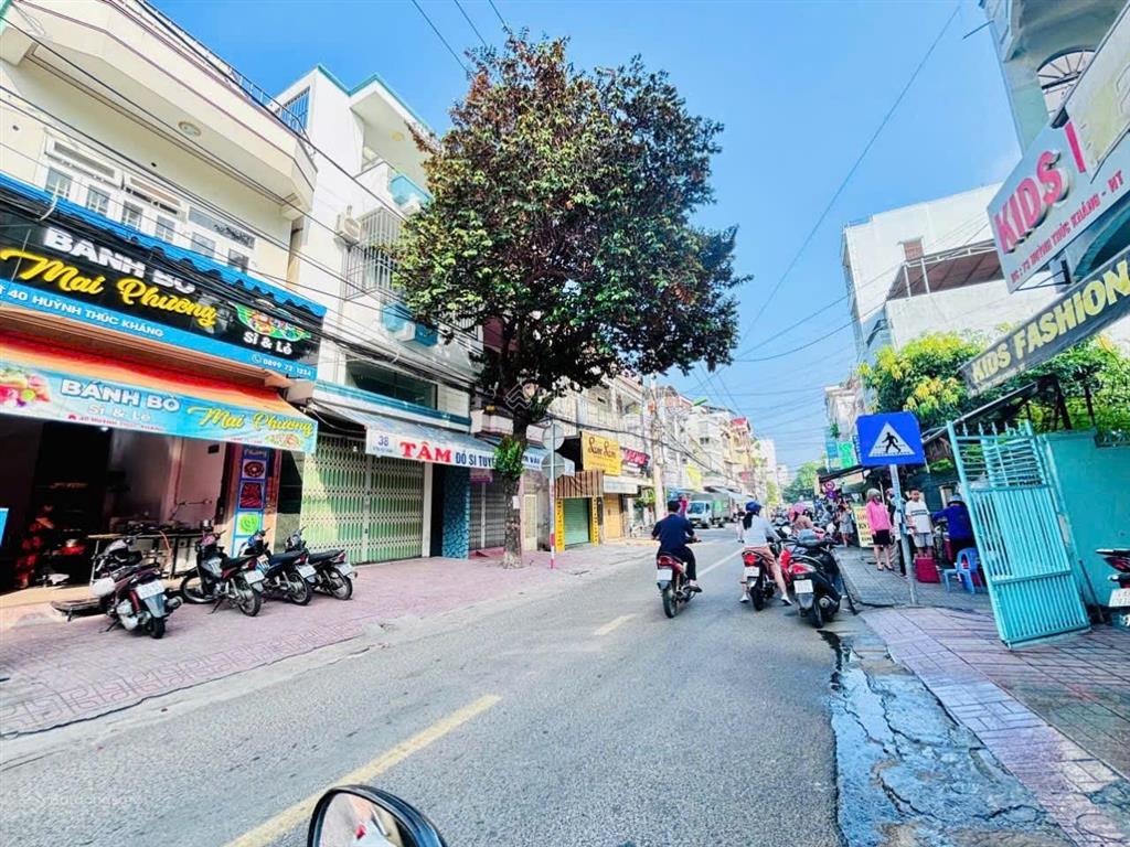 [ nhà 2 tầng mặt tiền huỳnh thúc kháng  ngang 4,5m ] * cách biển trần phú  700m  giá  13,2 tỷ