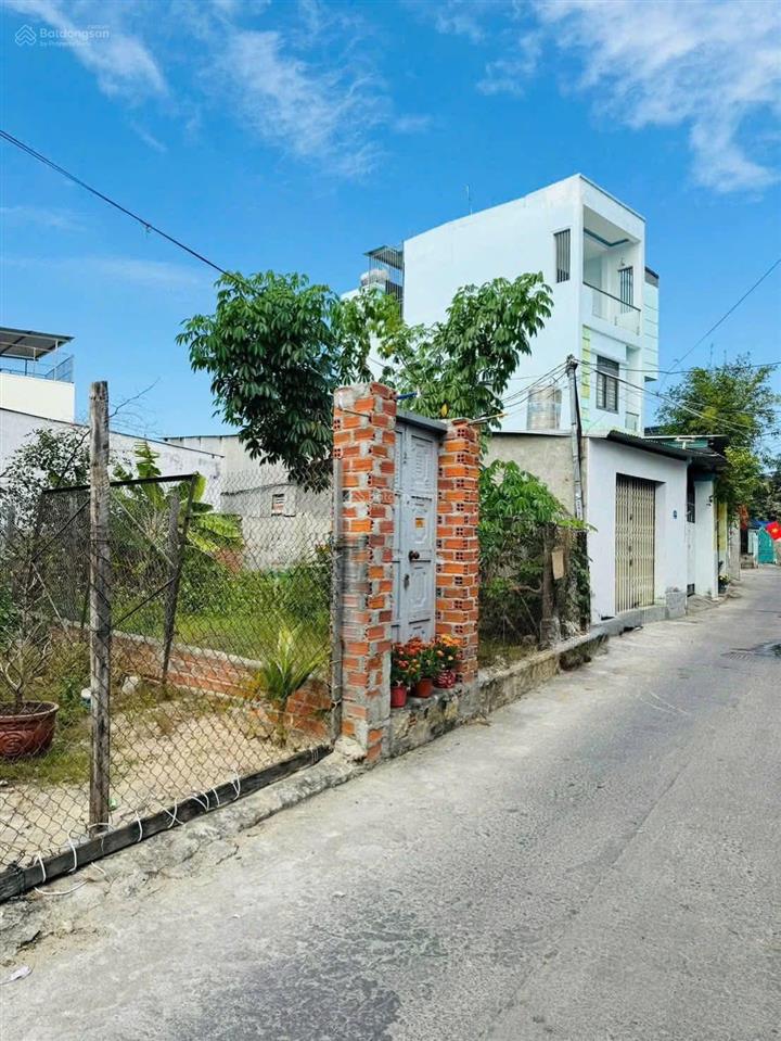 (góc 2 mặt tiền hoà trung, ngang 6,4m) * khá gần nguyễn chích, giá 2 tỷ 650 triệu