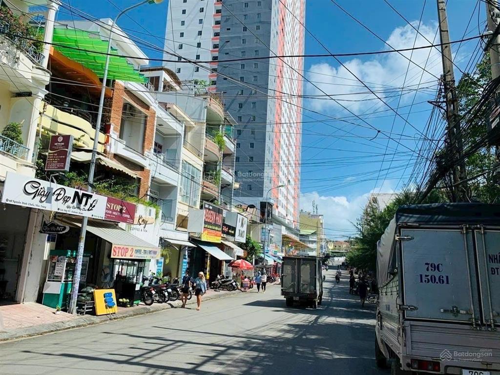 Nhà mặt tiền nguyễn đình chiểu  ngang dài 8m sát đại học nha trang giá 115tr /m²
