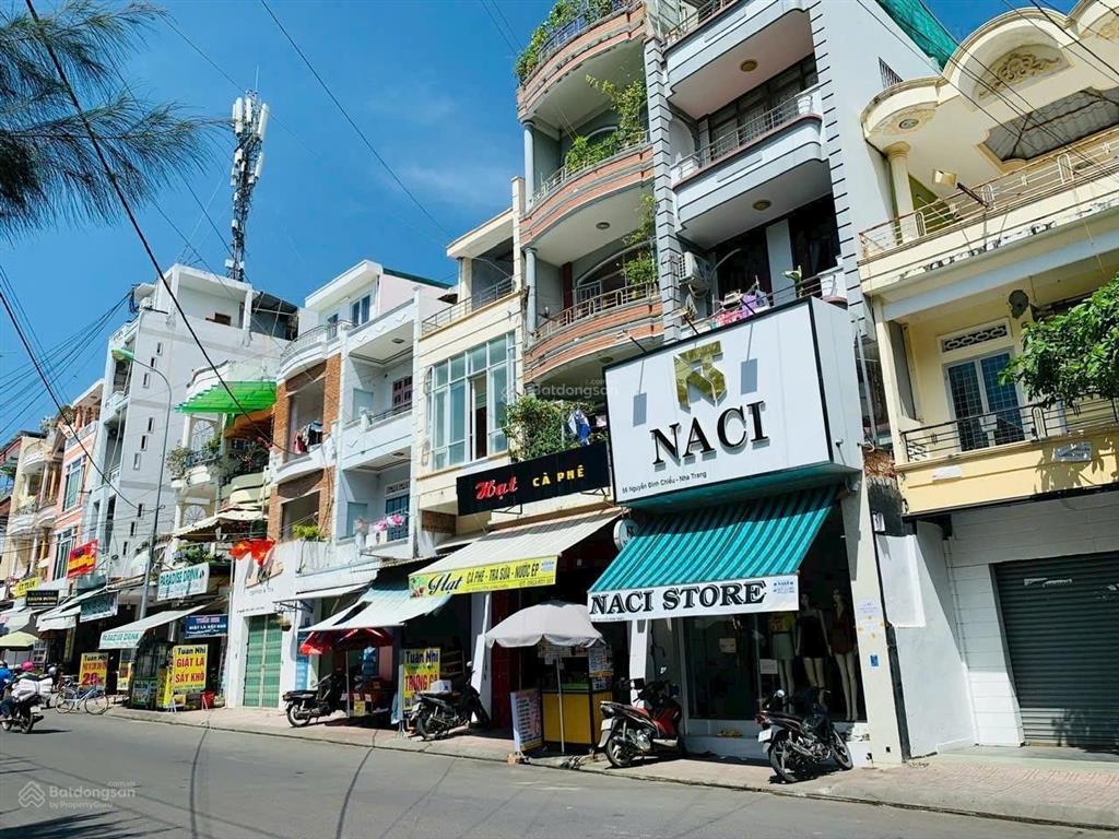 Nhà mặt tiền nguyễn đình chiểu  ngang dài 8m sát đại học nha trang giá 115tr /m²