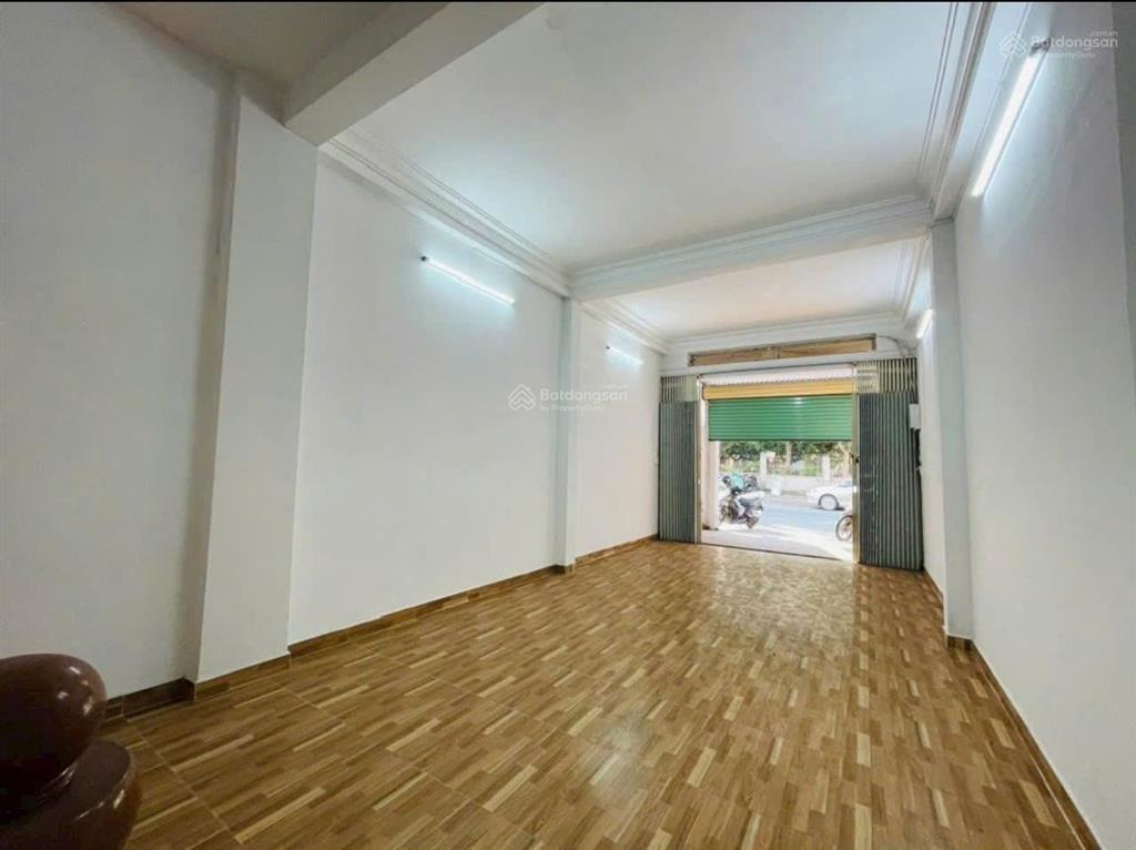 Nhà mặt tiền nguyễn đình chiểu  ngang dài 8m sát đại học nha trang giá 115tr /m²